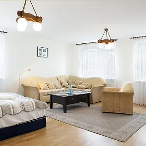 Domotel Aleje Jerozolimskie Apartment